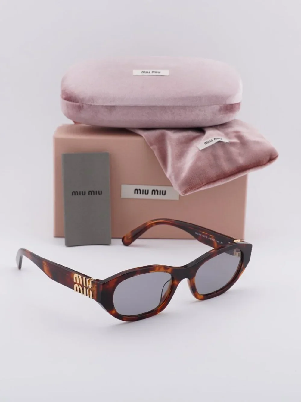 Miu Miu model mua03s